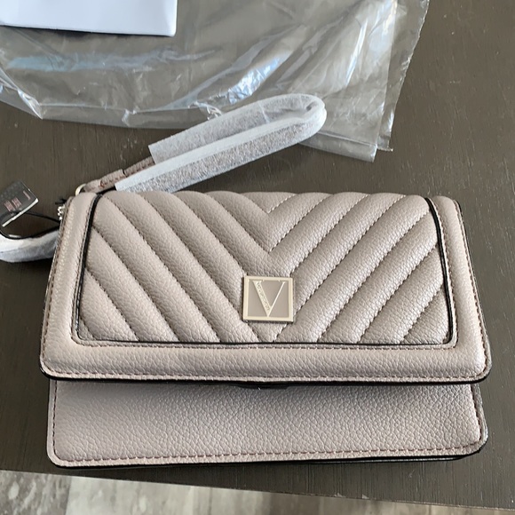 The Victoria Tech Wristlet - Picture 6 of 7